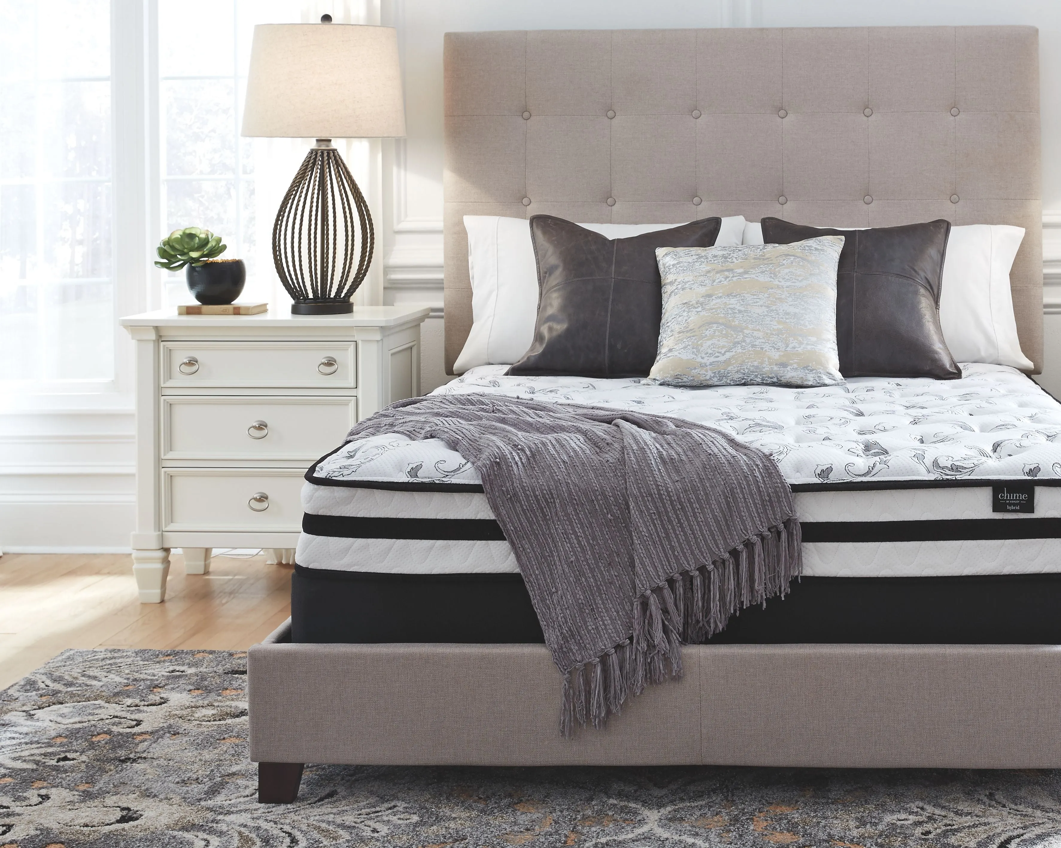8 Inch Chime Innerspring - White - Twin Mattress
