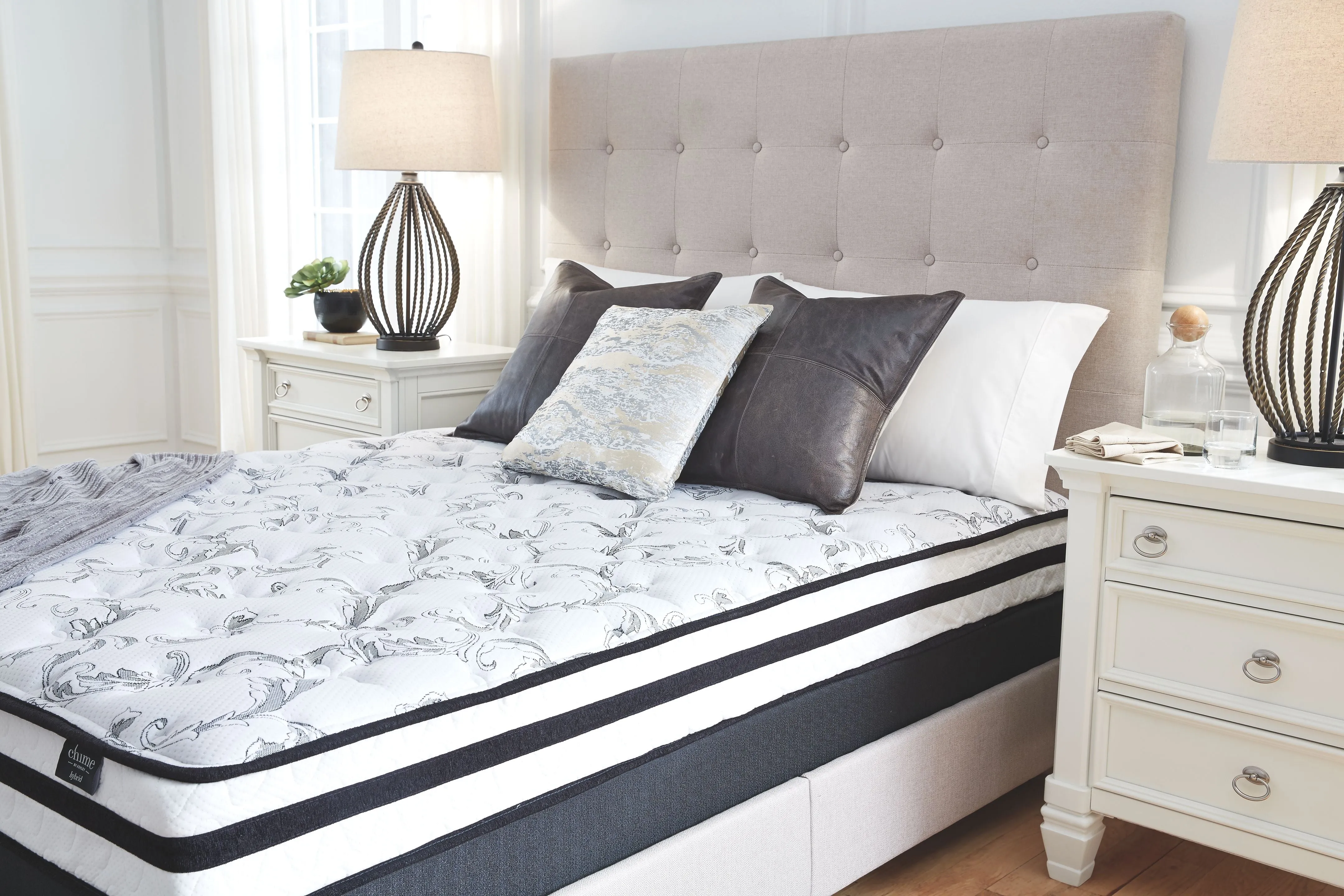 8 Inch Chime Innerspring - White - Twin Mattress