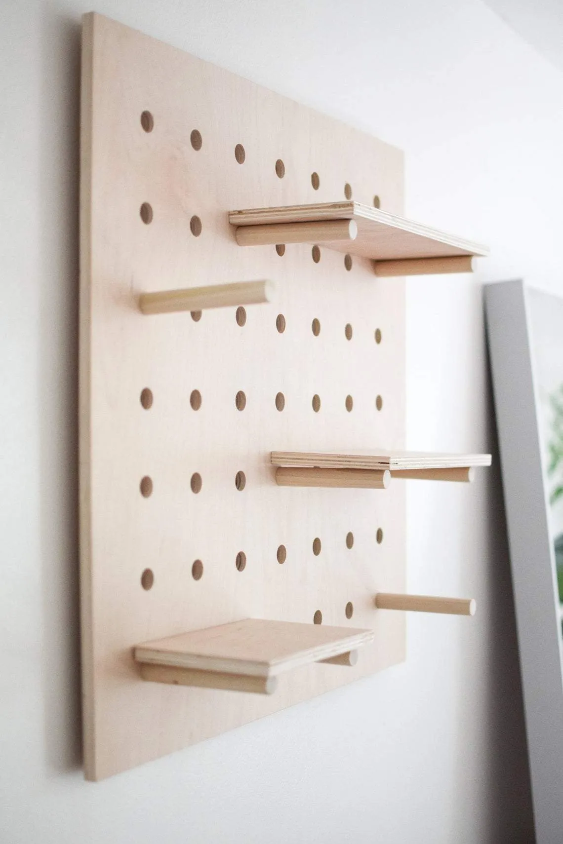 American-Elm Display Birch Plywood Pegboard for Shelving/Display Unit/Shop Display/Wall Shelves (60x60 cm)