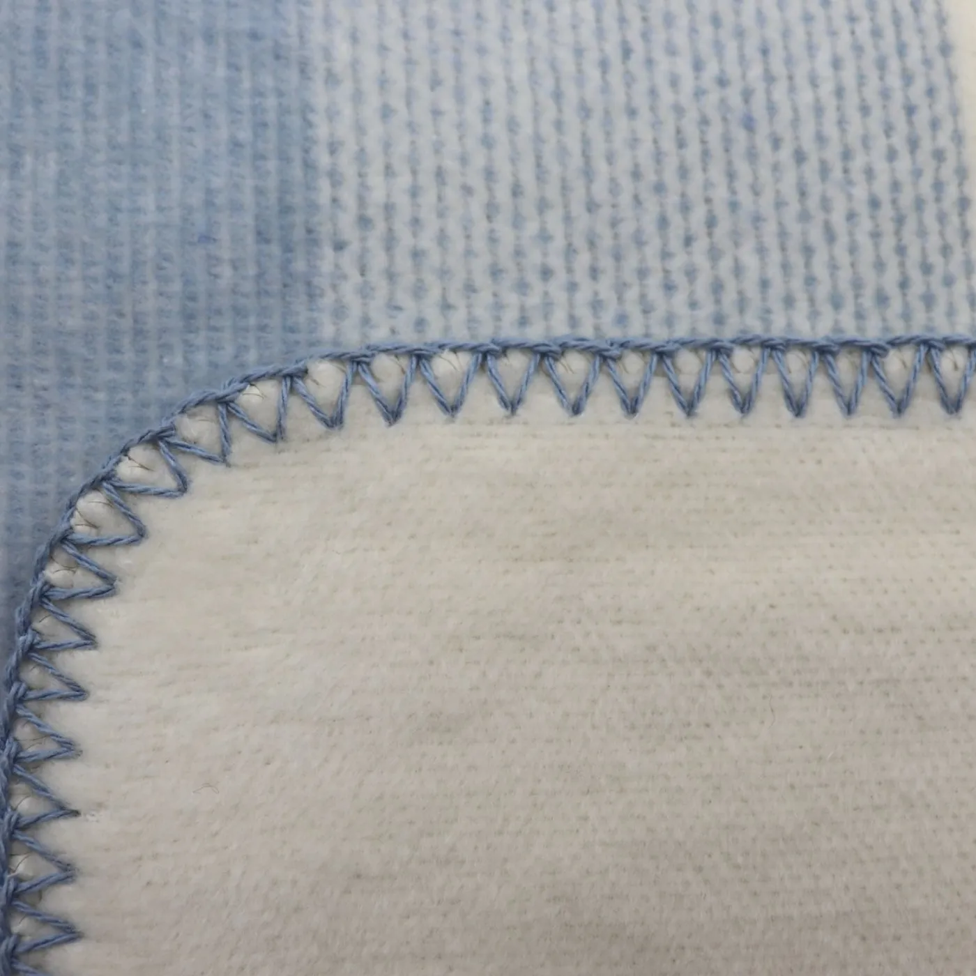 Biederlack Wohndecke Exact Blue Throw | 150cm x 200cm