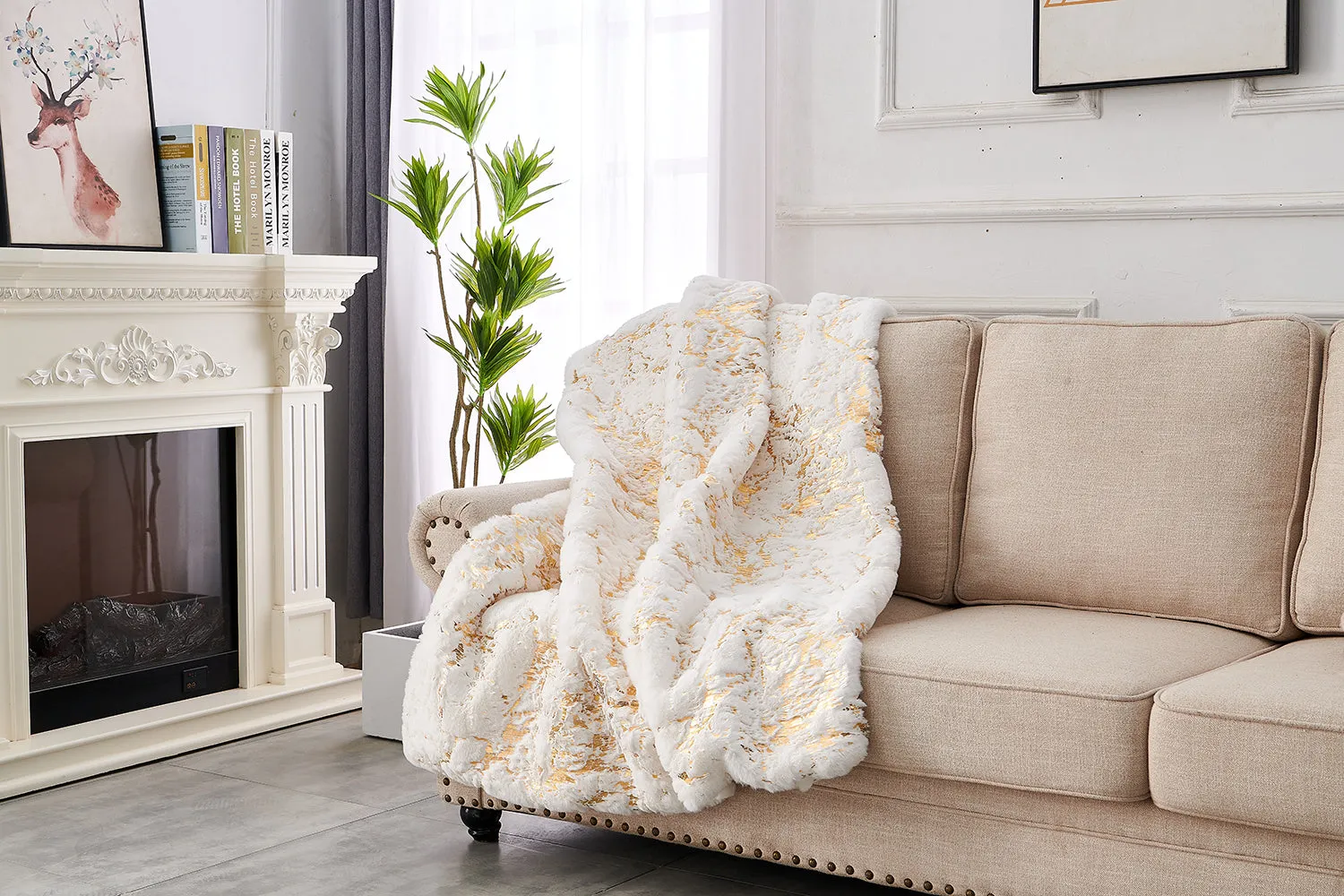 Cassilda Luxury Chinchilla-like Faux Fur White and Gold Throw Blanket