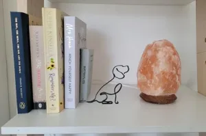 EROTNGO (EROTNGO1099 Geometric Cute Beagle Dog Figure Plastic Abstract Line Art Eye Catching Showpiece Eye Catching Shelf Decoration Best Modern Office Modern Living Room Home Decor