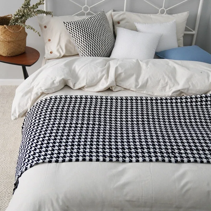 Francis Houndstooth Blanket Throw