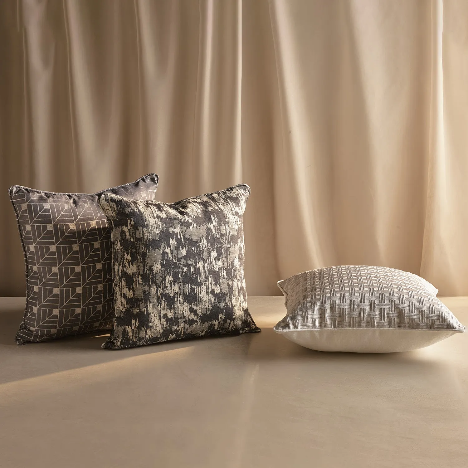 greg natale | ponti cushion | black & white