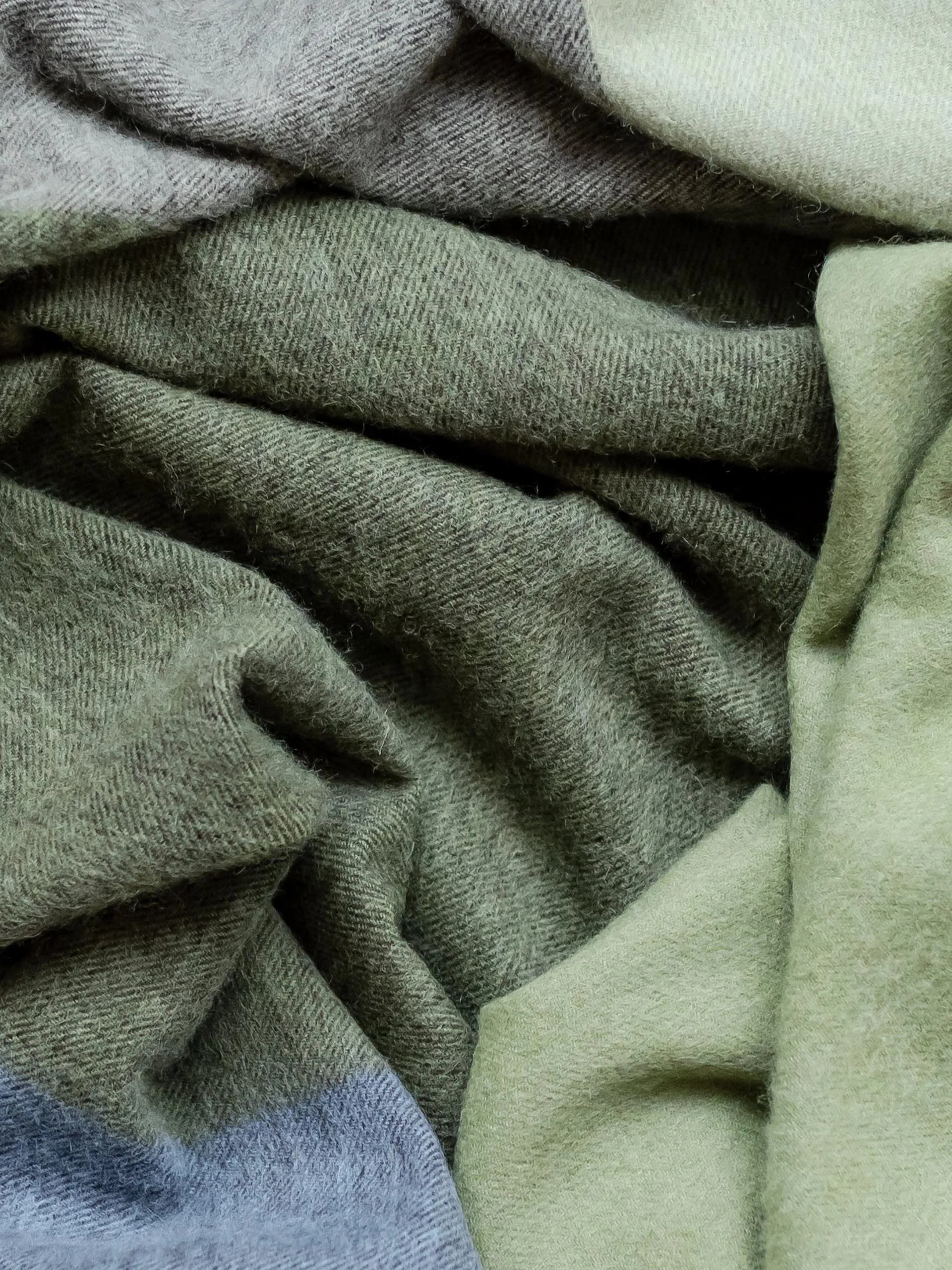 Lambswool blanket in green frame check