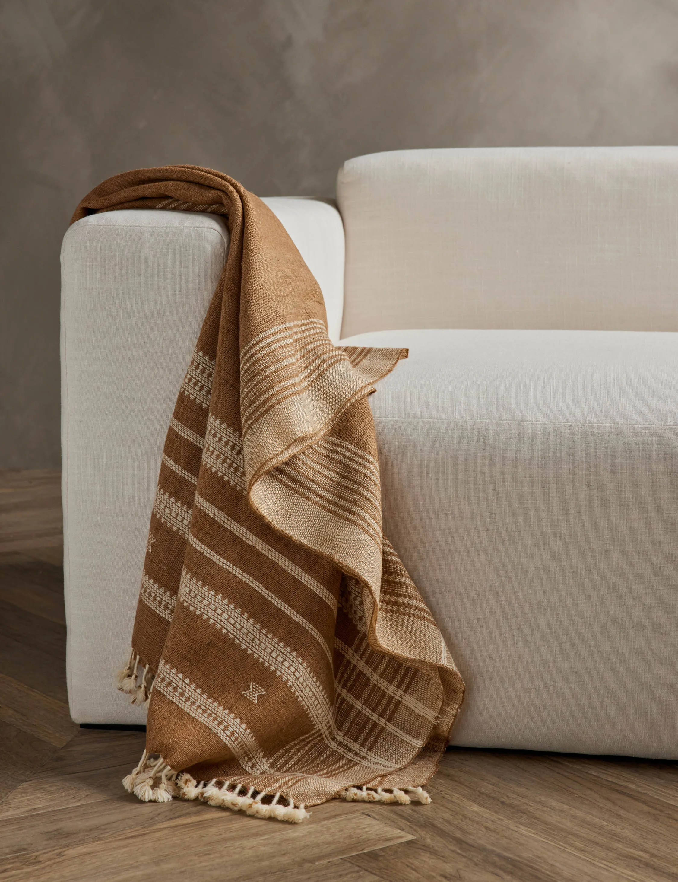 Manorma Throw