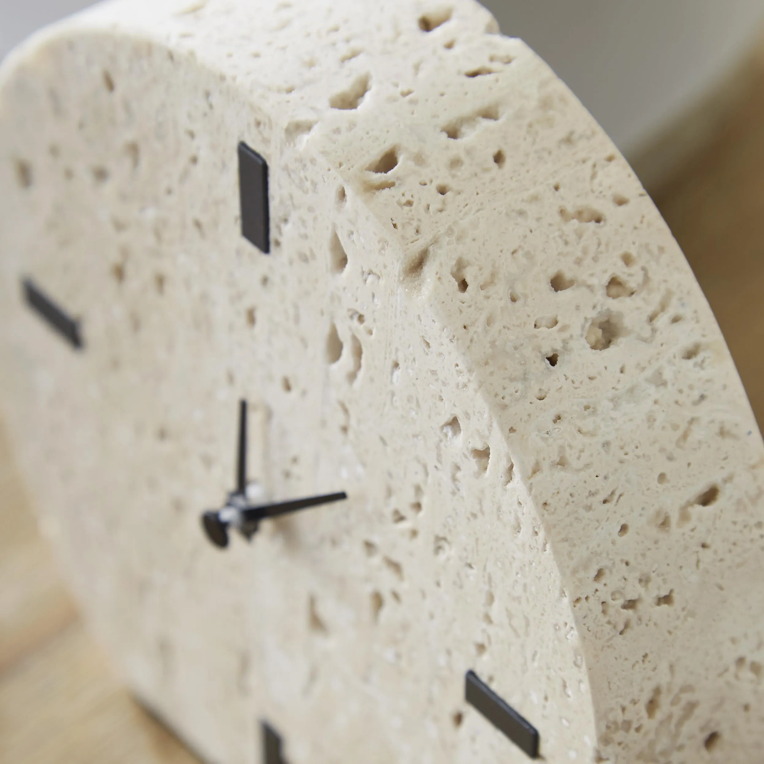 Signature Design by Ashley Donfordson A2000660 Table Clock