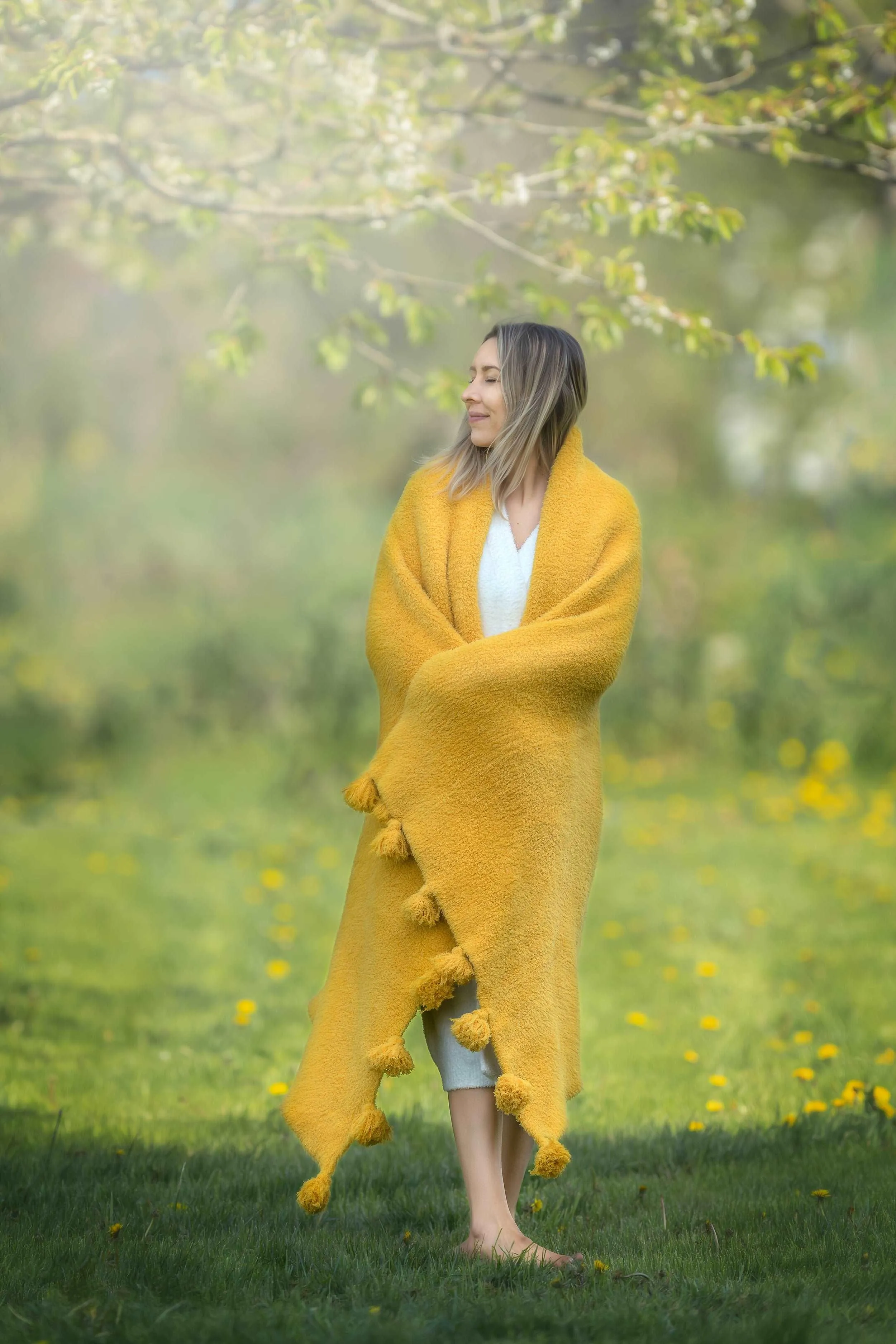 Spicy Mustard Tassel Throw Blanket