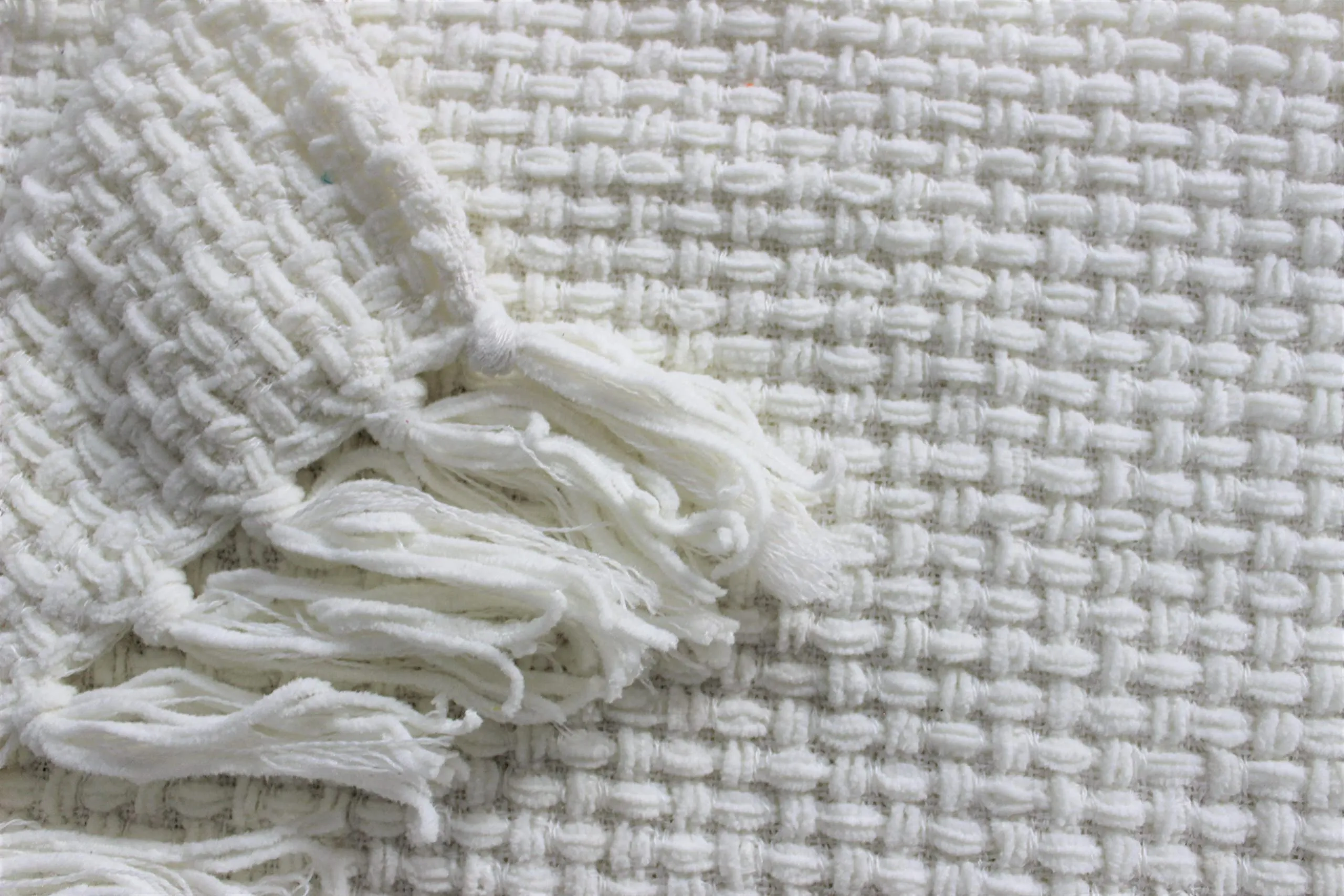 The Furnishers Reversible Premium Acrylic Basket Throw Blanket 50X60 Inch | Woven Throw For Living Room, Bedroom, Sofa, Couch, Bed & Chair - Pearl White, Size 150X125 Cm, 350 tc