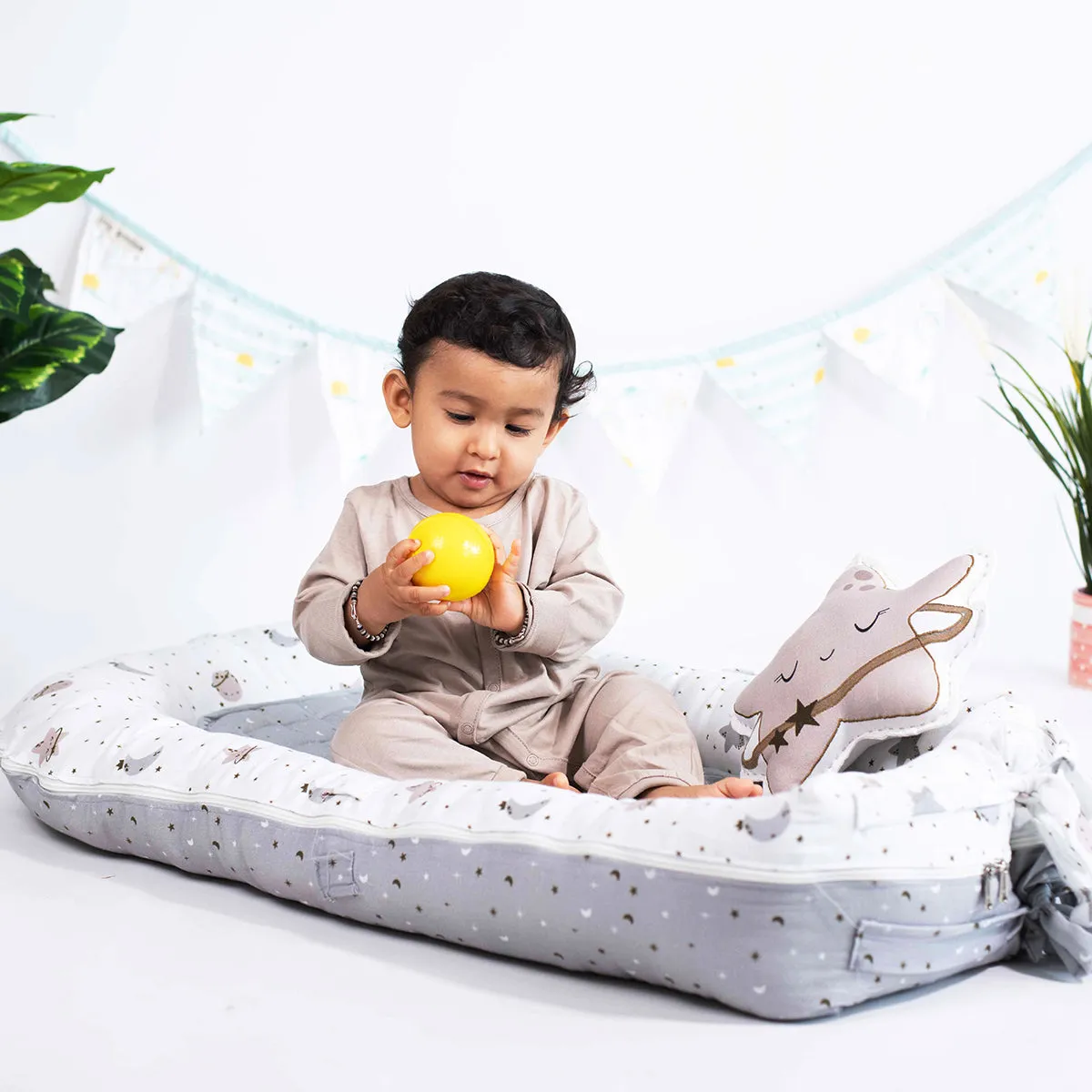 Tiny Snooze  reversible baby nest- starry nights